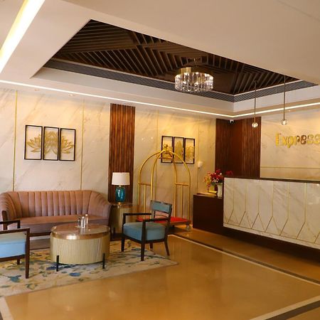Freesia By Express Inn Pālghar Extérieur photo