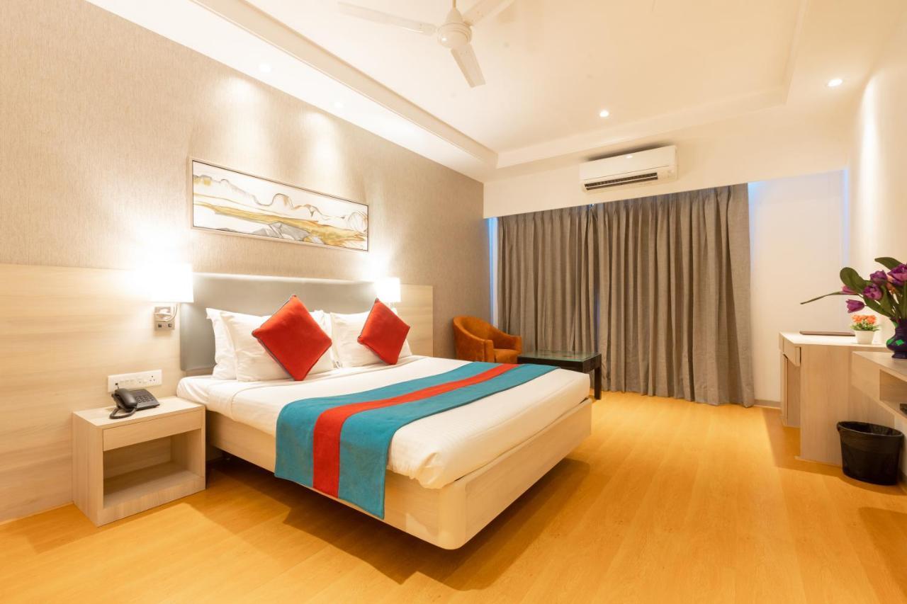 Freesia By Express Inn Pālghar Extérieur photo