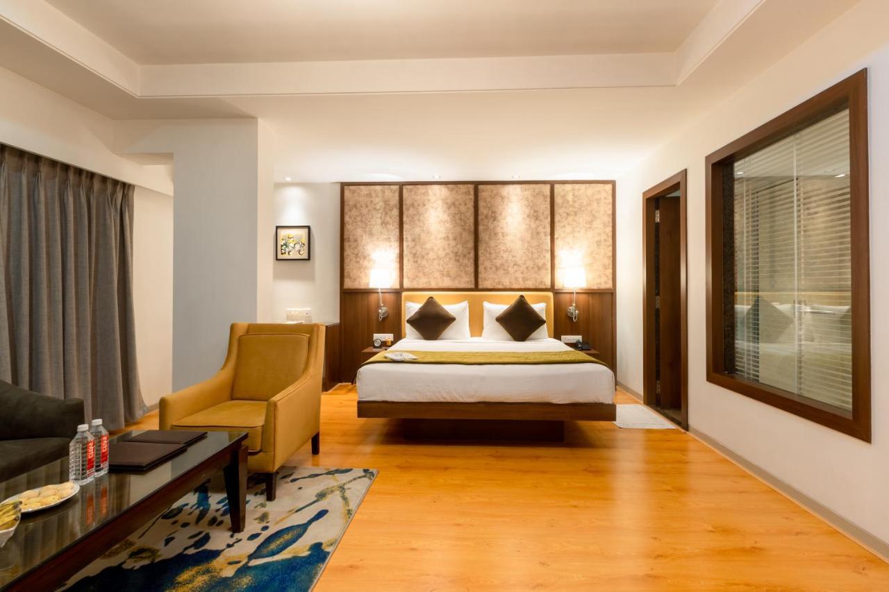Freesia By Express Inn Pālghar Extérieur photo