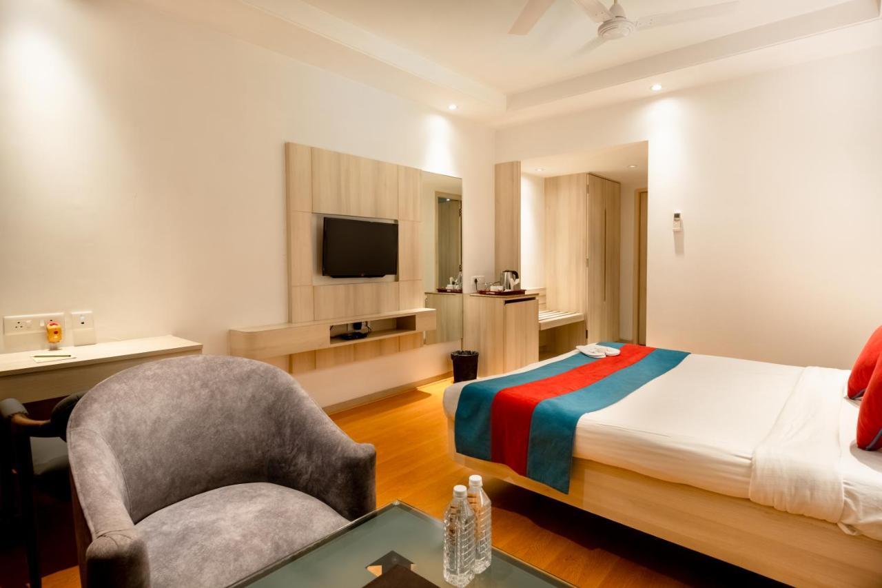 Freesia By Express Inn Pālghar Extérieur photo