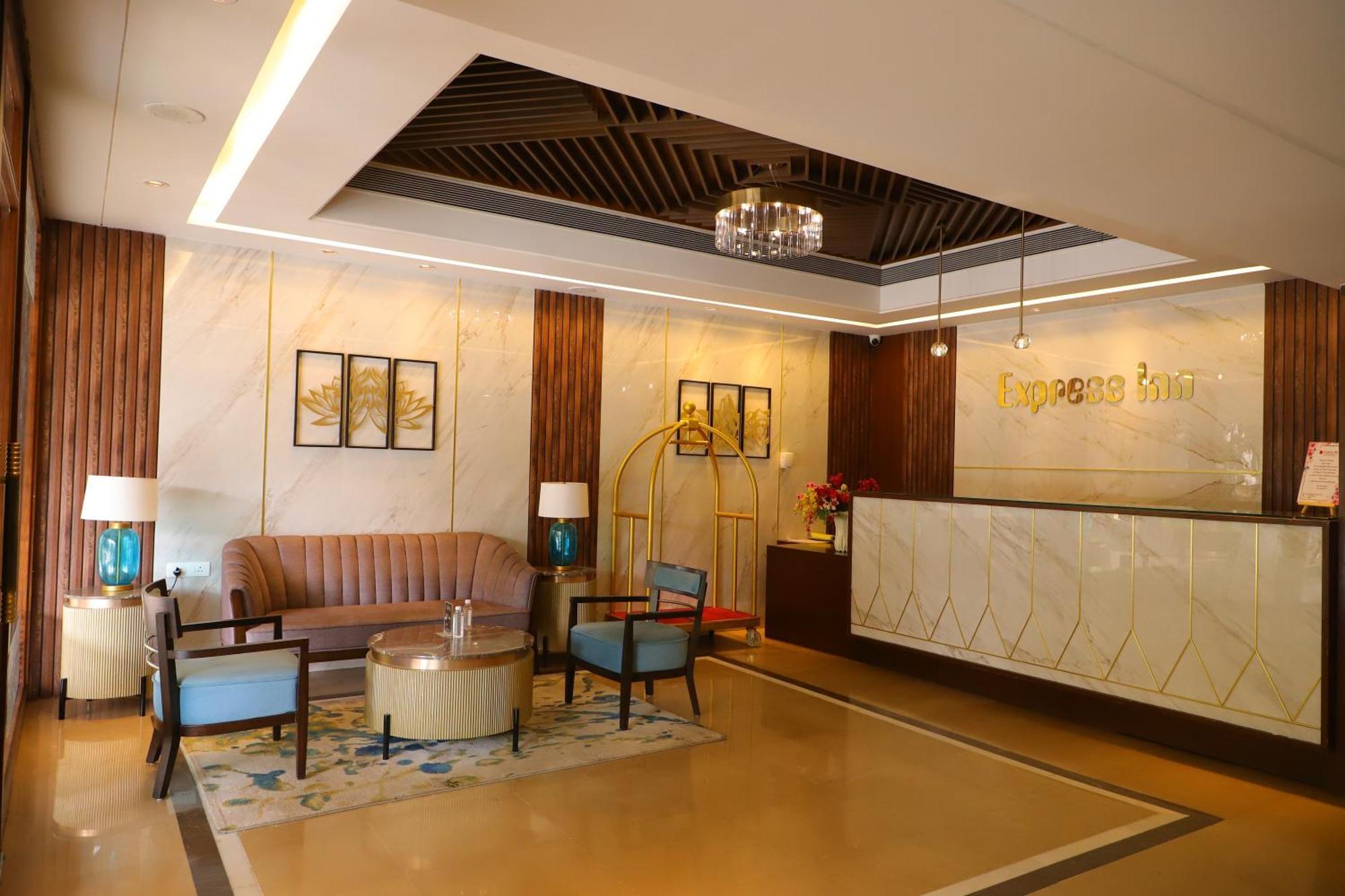 Freesia By Express Inn Pālghar Extérieur photo